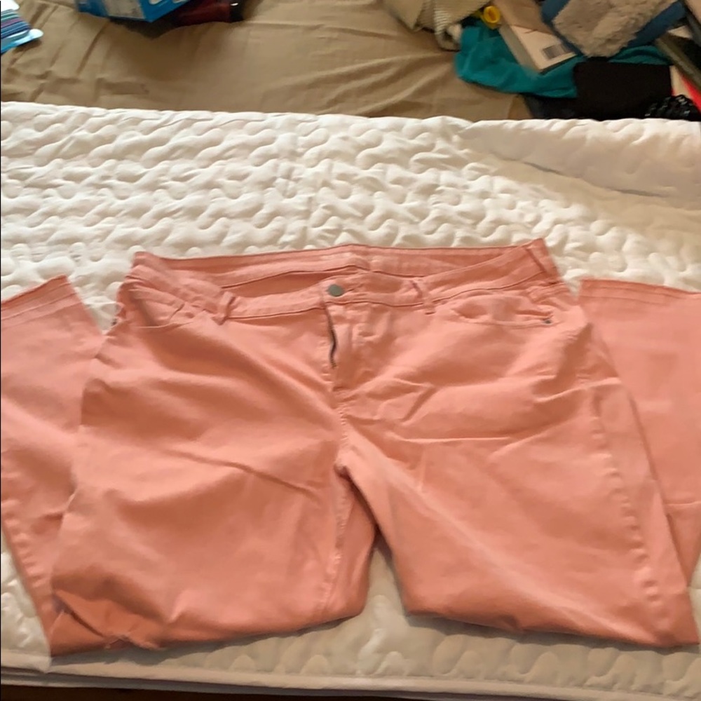 Women’s plus size skinny jeans